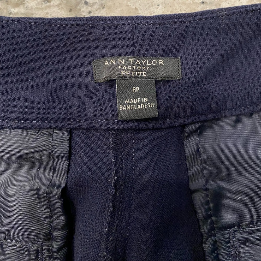 EUC Ann Taylor Factory navy blue trousers, size 8P - Picture 4 of 4